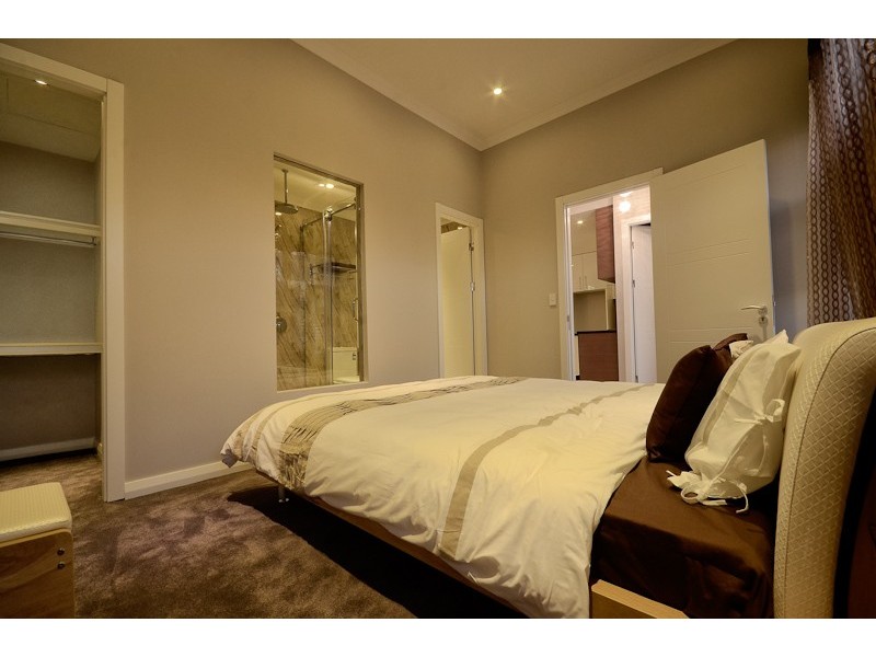 10 Emily Street, St James WA 6102