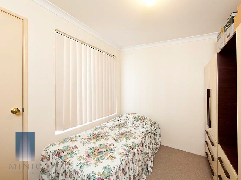 2/11 Duke Street, Bentley WA 6102
