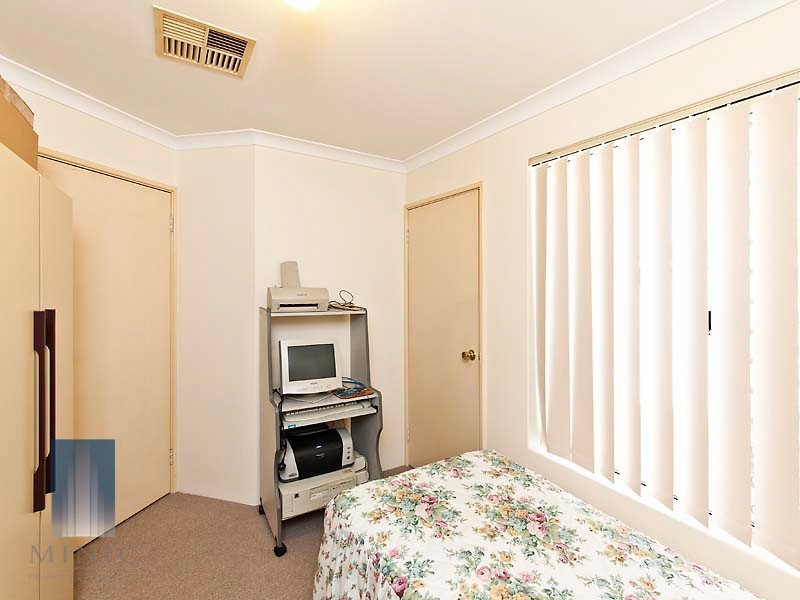 2/11 Duke Street, Bentley WA 6102