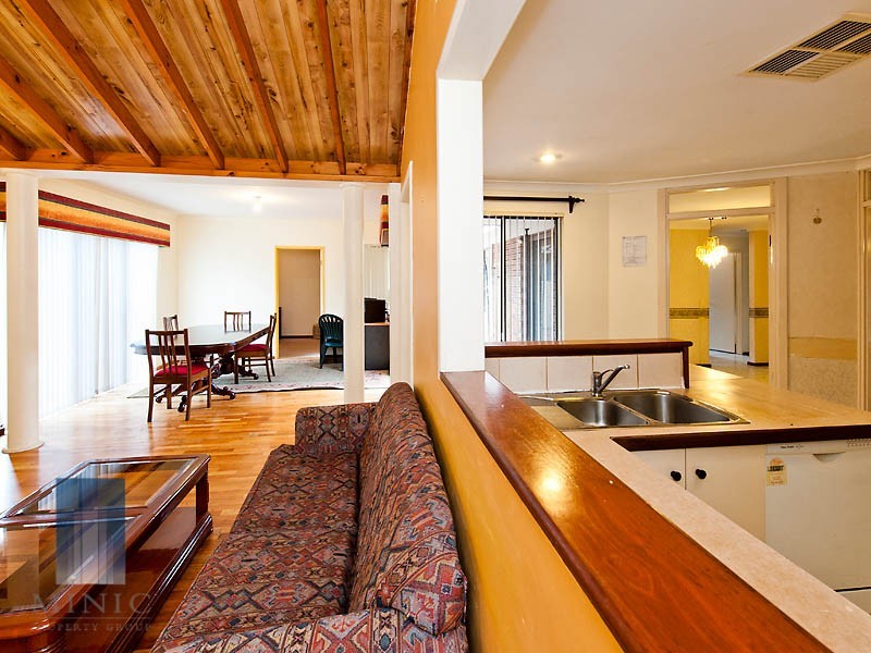 4 Saffron Court, Riverton WA 6148