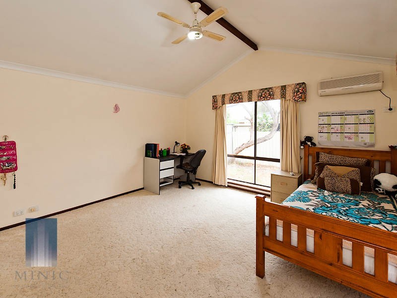 4 Saffron Court, Riverton WA 6148