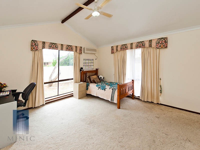 4 Saffron Court, Riverton WA 6148