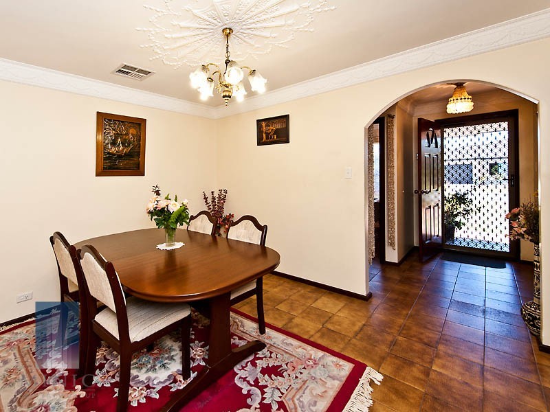 7 Dauphin Place, Willetton WA 6155