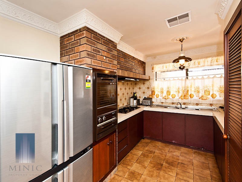 7 Dauphin Place, Willetton WA 6155