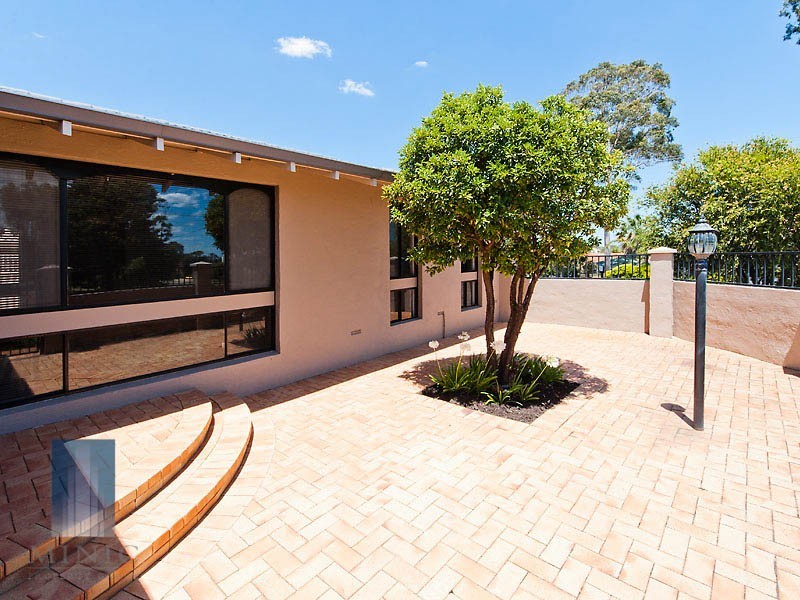 19 More Crescent, Bull Creek WA 6149