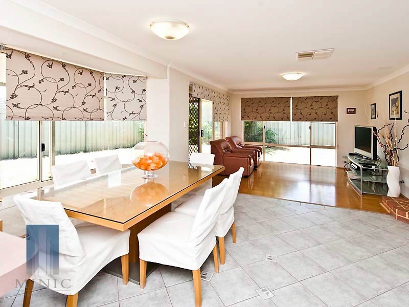 6 Bree Close, Atwell WA 6164