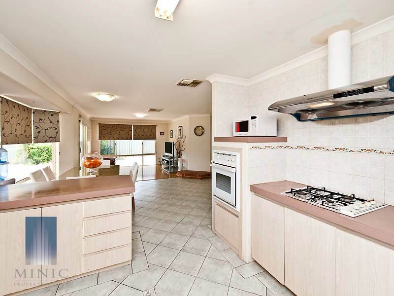 6 Bree Close, Atwell WA 6164