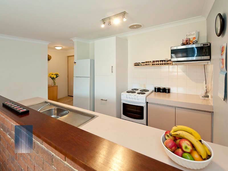 9/9 Dewey Street, Shelley WA 6148