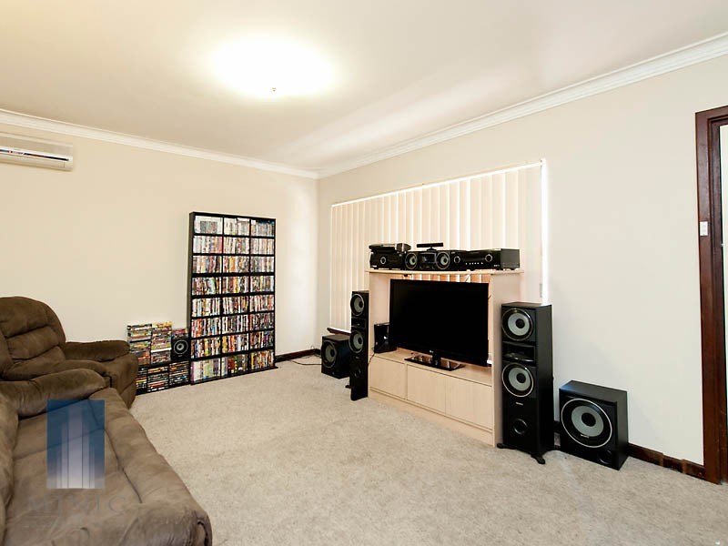 Unit 1/33 Centre Street, Queens Park WA 6107