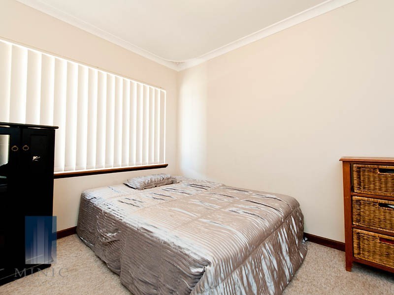 Unit 1/33 Centre Street, Queens Park WA 6107