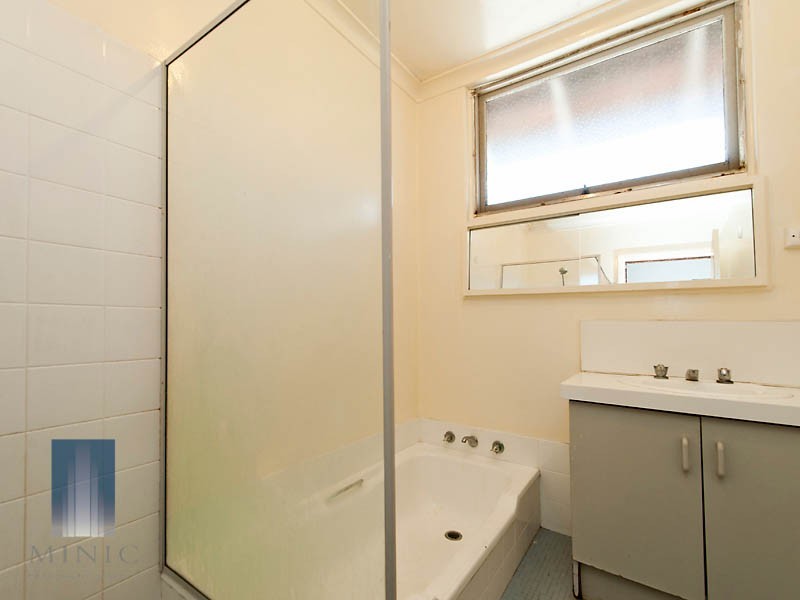 Unit 1/33 Centre Street, Queens Park WA 6107