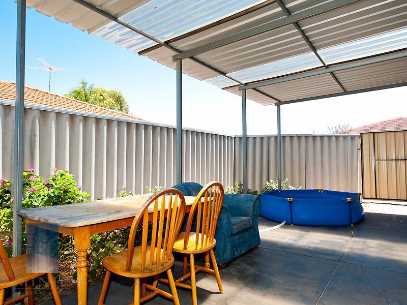 Unit 1/33 Centre Street, Queens Park WA 6107