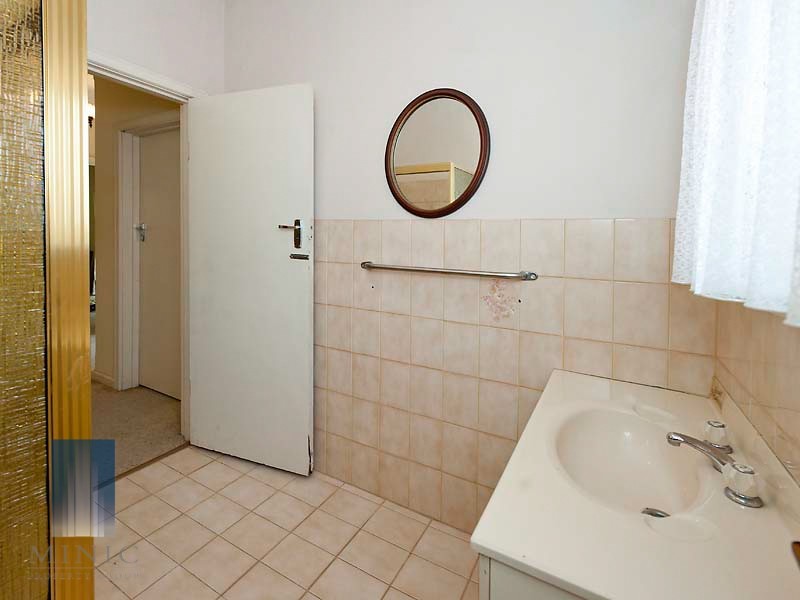 21 Pitt Street, St James WA 6102