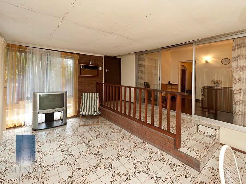 21 Pitt Street, St James WA 6102