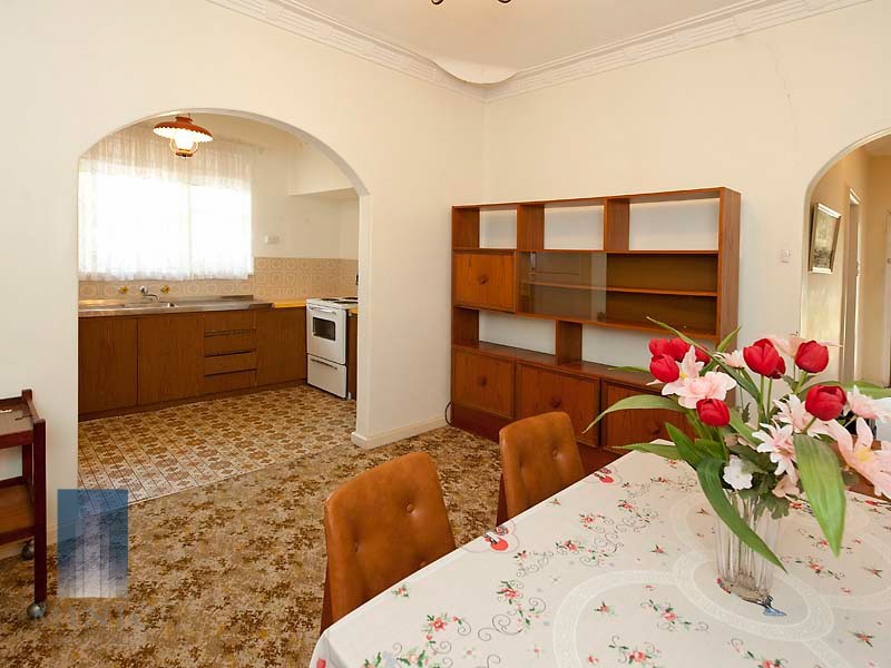 21 Pitt Street, St James WA 6102