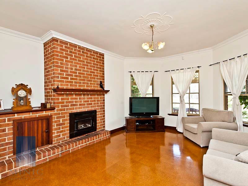 71 Bywater Way, Wilson WA 6107