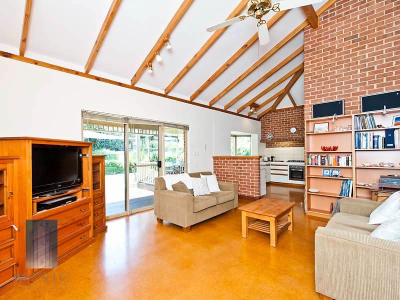 71 Bywater Way, Wilson WA 6107