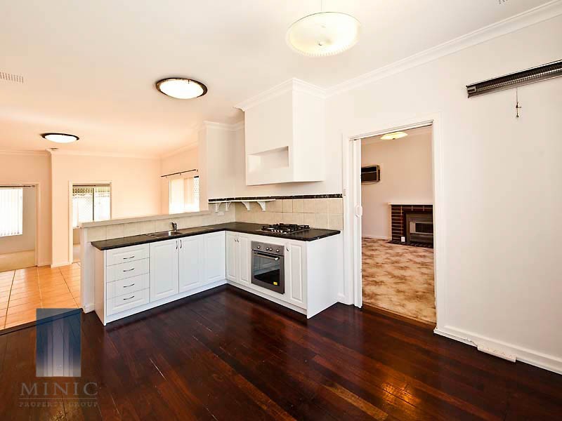 210 High Road, Riverton WA 6148