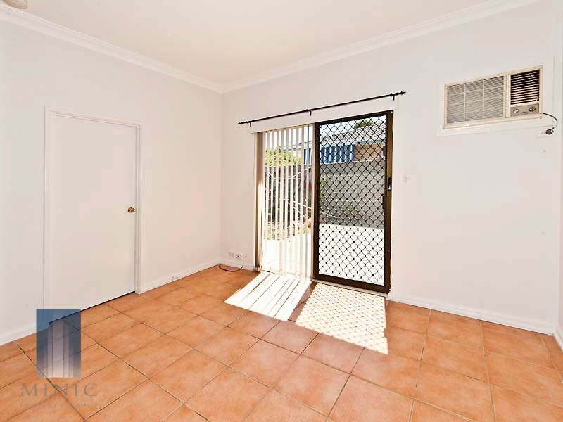 210 High Road, Riverton WA 6148