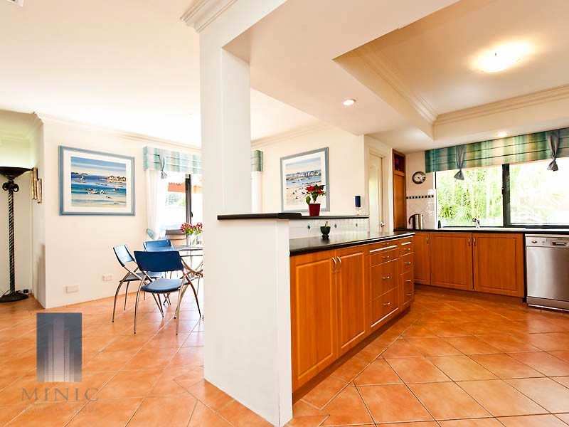 8 McNess Glade, Salter Point WA 6152