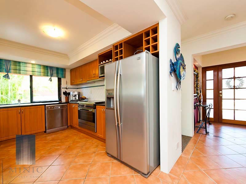 8 McNess Glade, Salter Point WA 6152