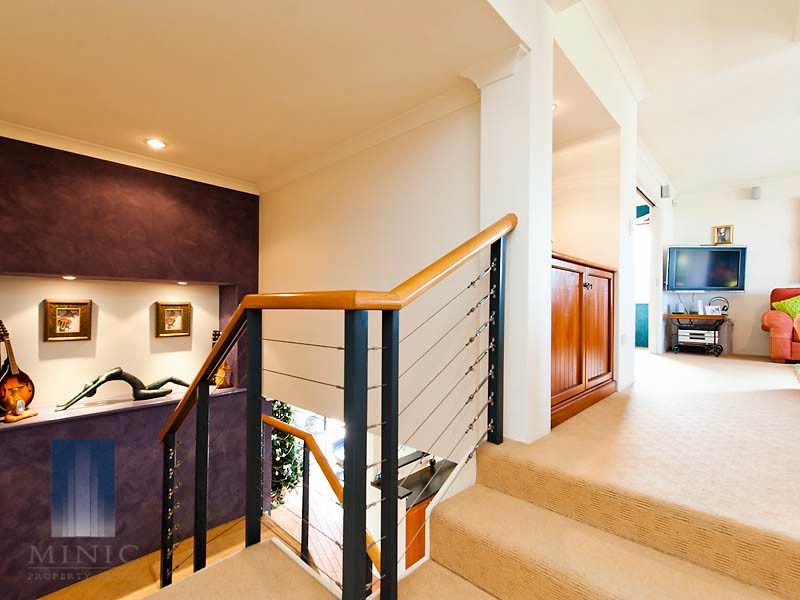 8 McNess Glade, Salter Point WA 6152