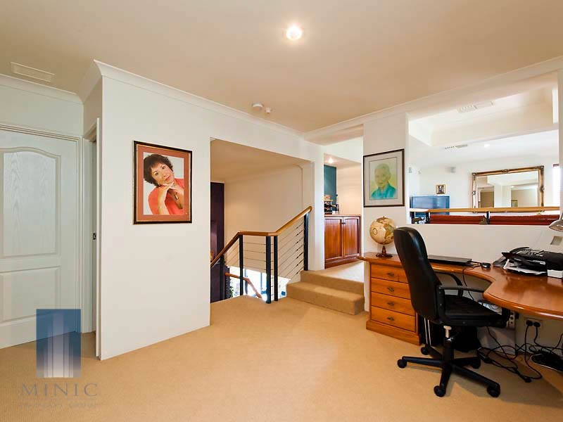 8 McNess Glade, Salter Point WA 6152