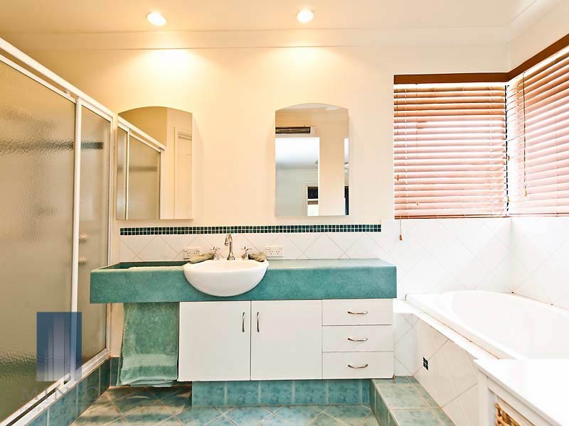 8 McNess Glade, Salter Point WA 6152