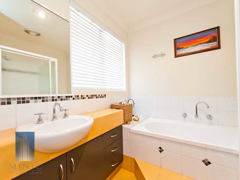 8 McNess Glade, Salter Point WA 6152