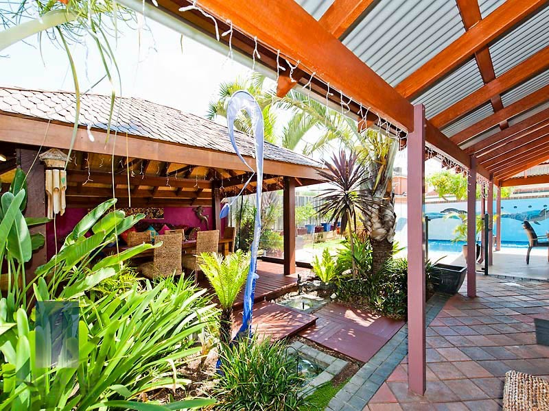 8 McNess Glade, Salter Point WA 6152