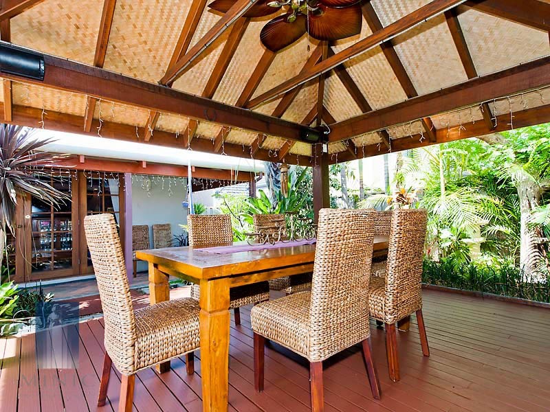 8 McNess Glade, Salter Point WA 6152