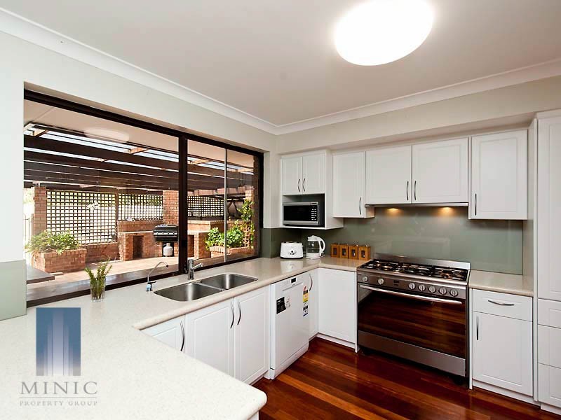 17 Naree Road, Wilson WA 6107