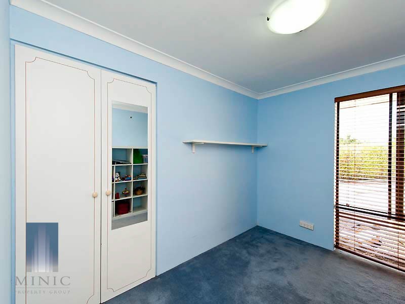 17 Naree Road, Wilson WA 6107