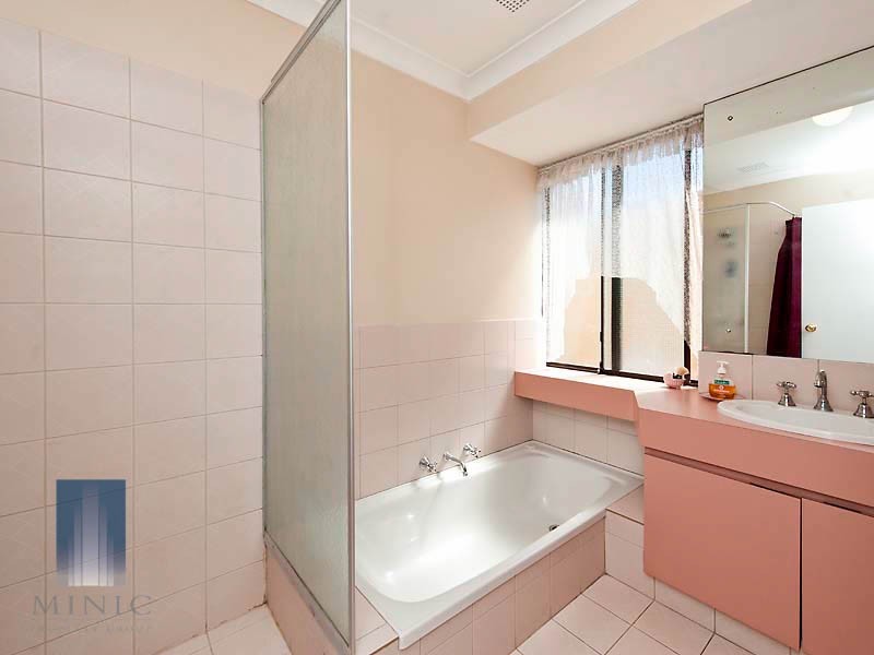 17 Naree Road, Wilson WA 6107