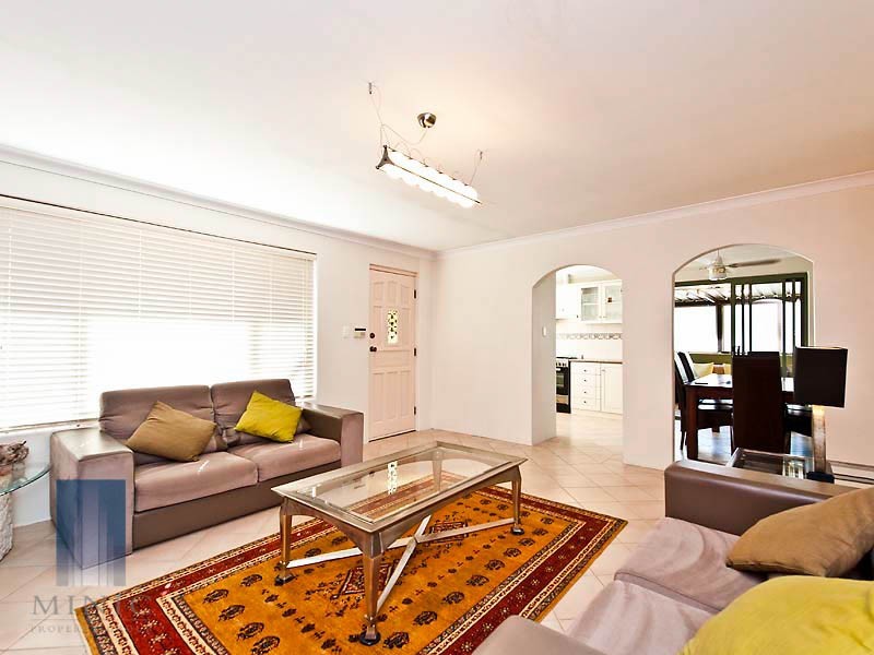 4/182 Fern Road, Wilson WA 6107