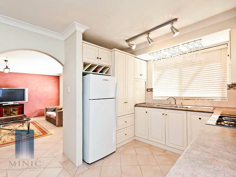 4/182 Fern Road, Wilson WA 6107
