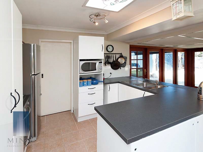 2 Cobalt Place, Riverton WA 6148