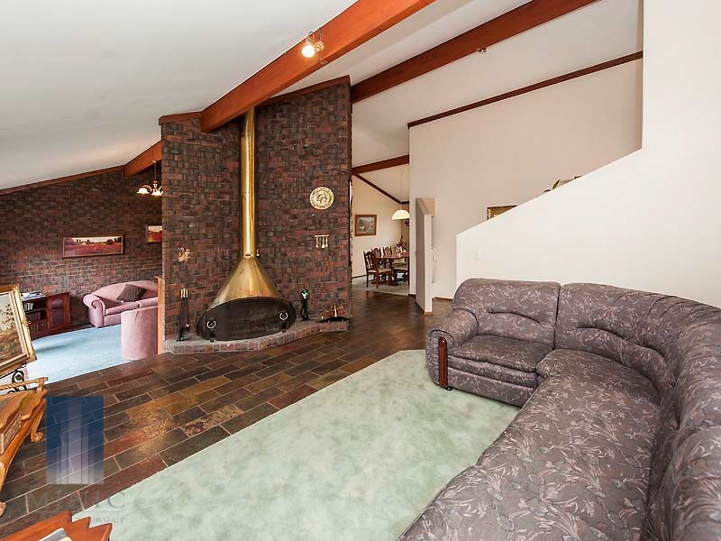 8 Kingsford Drive, Willetton WA 6155