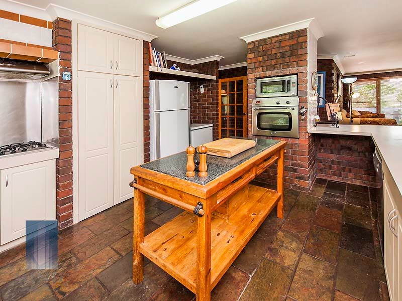 8 Kingsford Drive, Willetton WA 6155