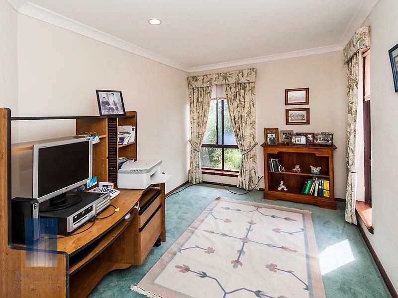 8 Kingsford Drive, Willetton WA 6155