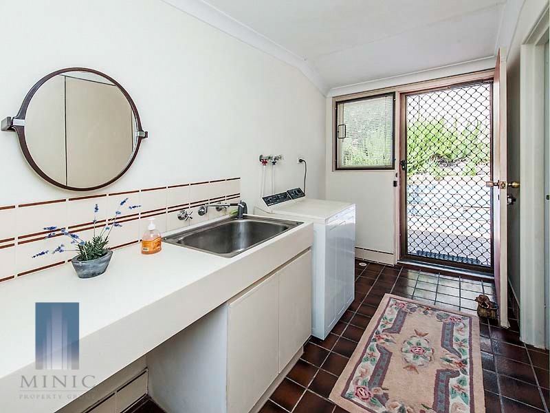 8 Kingsford Drive, Willetton WA 6155