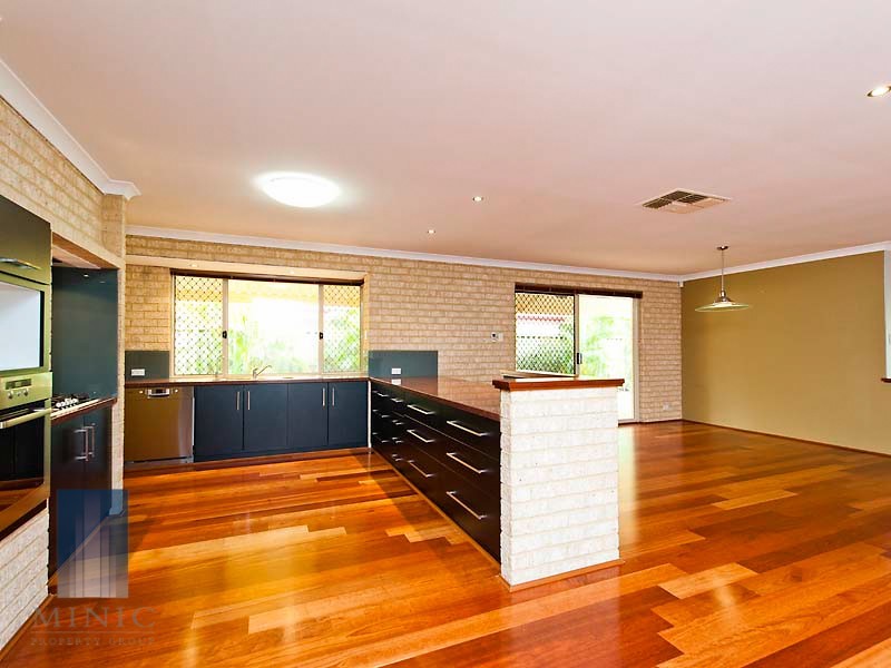 15 Old Lake Grove, Wilson WA 6107