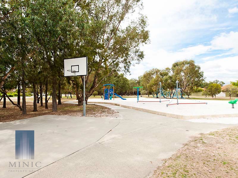 15 Old Lake Grove, Wilson WA 6107