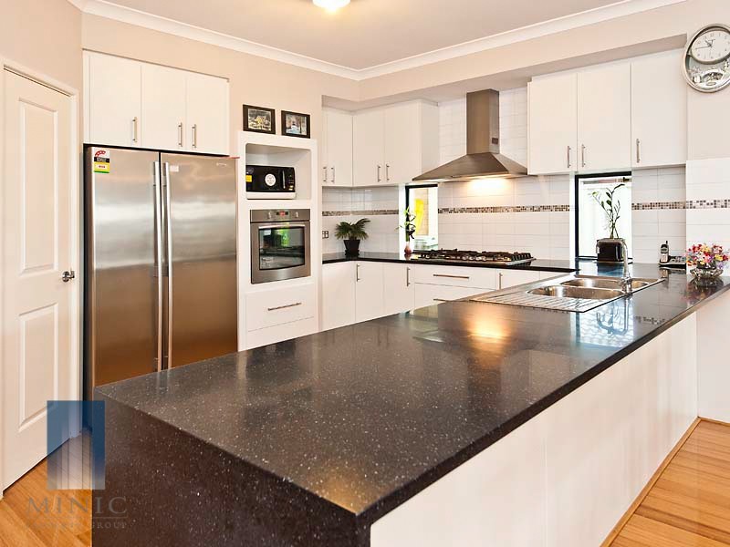 4 Archdale Loop, Piara Waters WA 6112