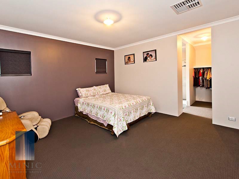 4 Archdale Loop, Piara Waters WA 6112