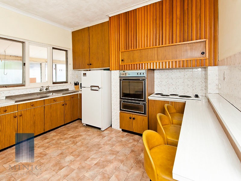 28 Cloister Avenue, Manning WA 6152