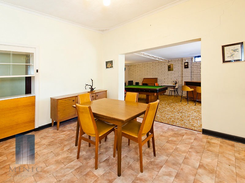 28 Cloister Avenue, Manning WA 6152