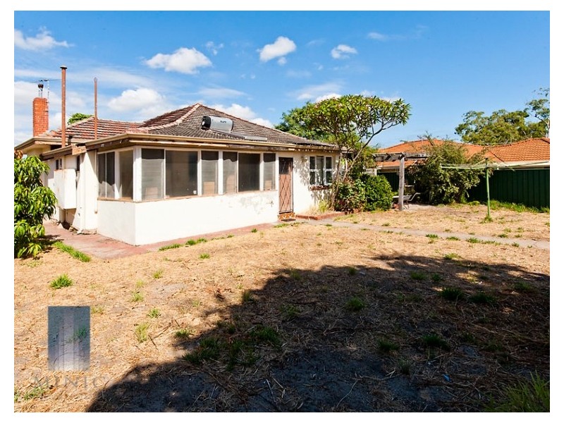 28 Cloister Avenue, Manning WA 6152