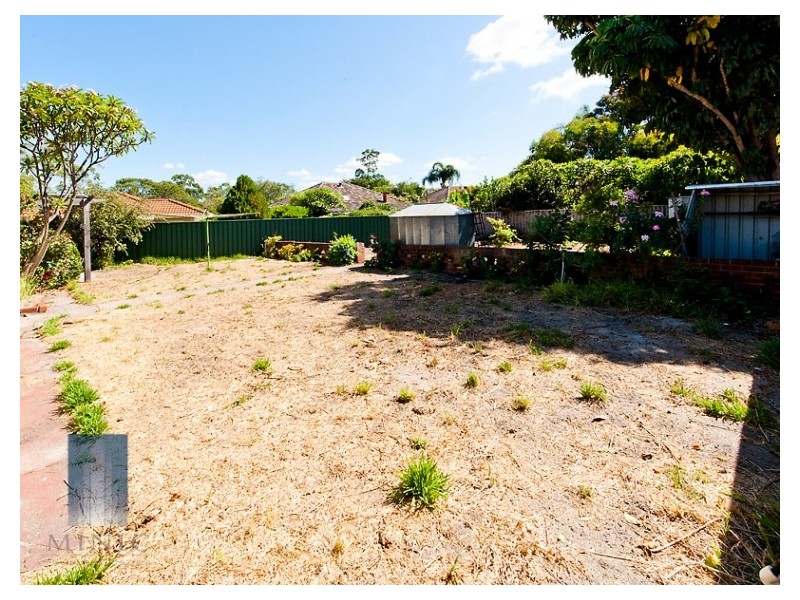 28 Cloister Avenue, Manning WA 6152