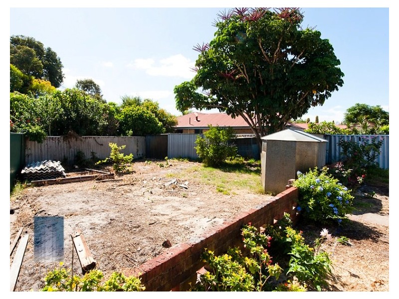 28 Cloister Avenue, Manning WA 6152